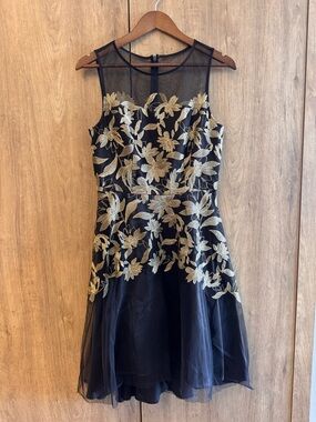 Tahari Womens Sleveless Black Gold Embroidered Floral Mesh Cocktail Dress NWT 6